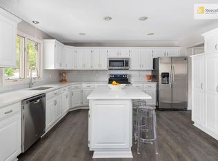 7862 Howe Cir, Prairie Village, KS 66208