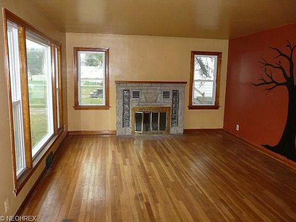 4th image of 122 Jerrol Ct