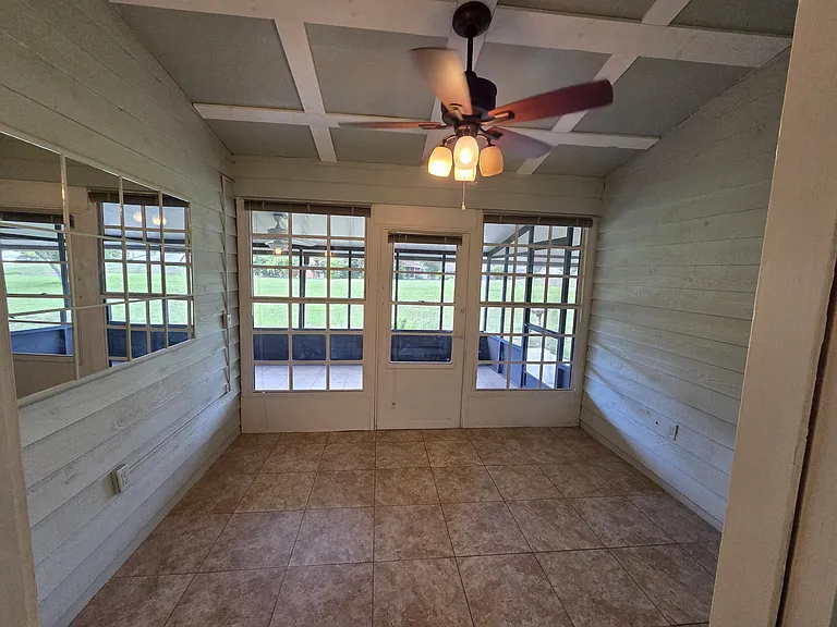 Sunroom, recreation, office, or 3rd bedroom...you choose