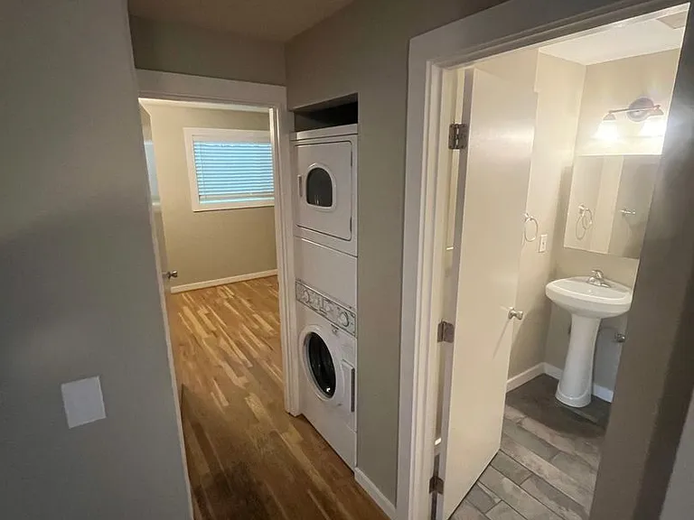 2819 NE Flanders St #3 — Photo 31