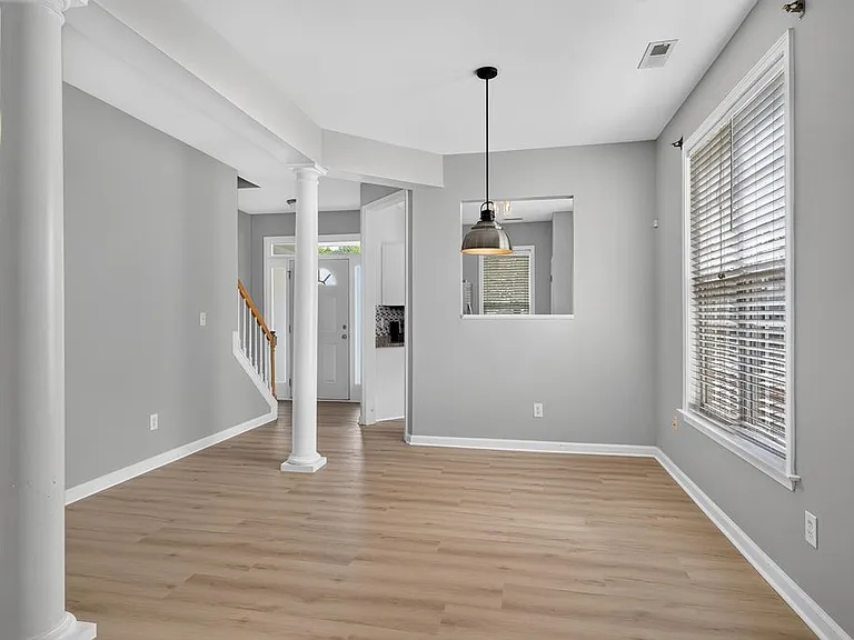 160 Hutson Ln — Photo 7