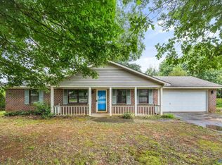 107 Coppersmith Cir, New Market, AL 35761