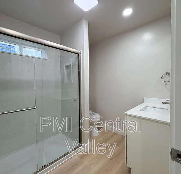 1710 Waverly Dr — Photo 33
