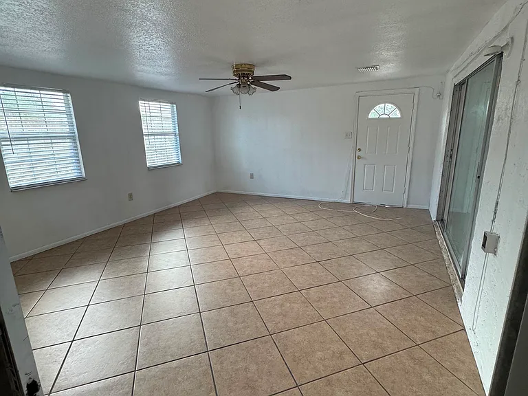 7725 Bloomfield Dr — Photo 15