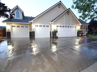 455 W Lester Ave, Clovis, CA