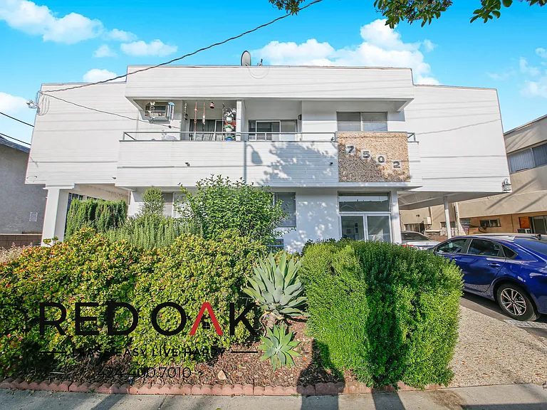 7502 Canby Ave #1 — Photo 10
