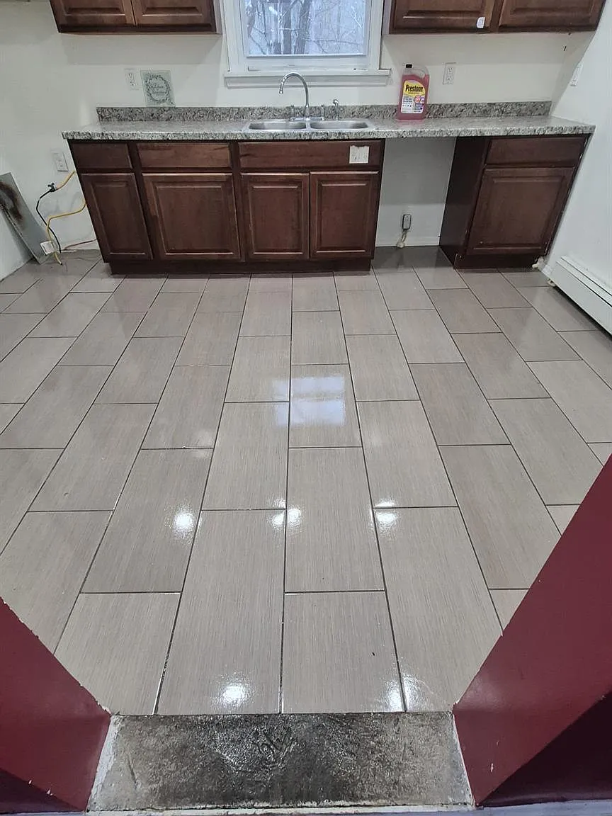 3 bed, 1.5 bath, 1356 sqft, $2,700 — Photo 3