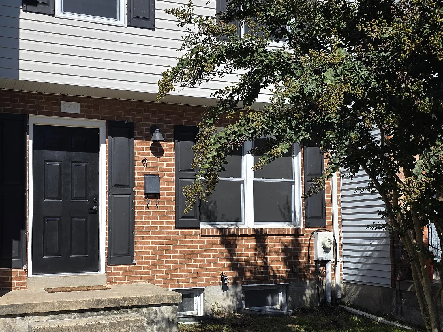 3 bed, 1008 sqft, $1,950 — Photo 1