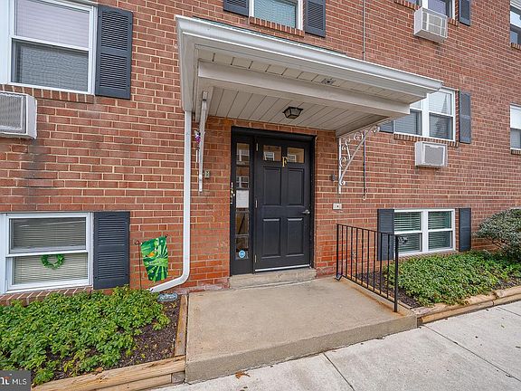 3rd image of 1 Radnor Dr APT F4