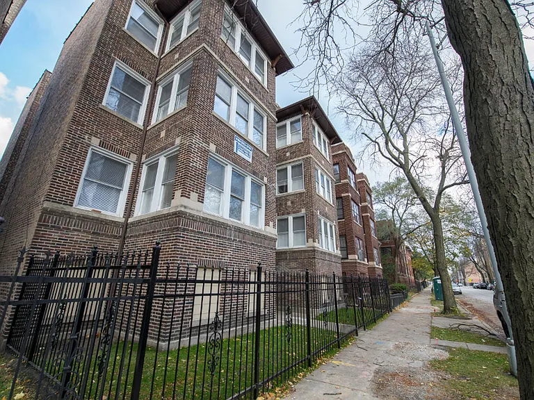 7240 S Yates Blvd — Photo 13