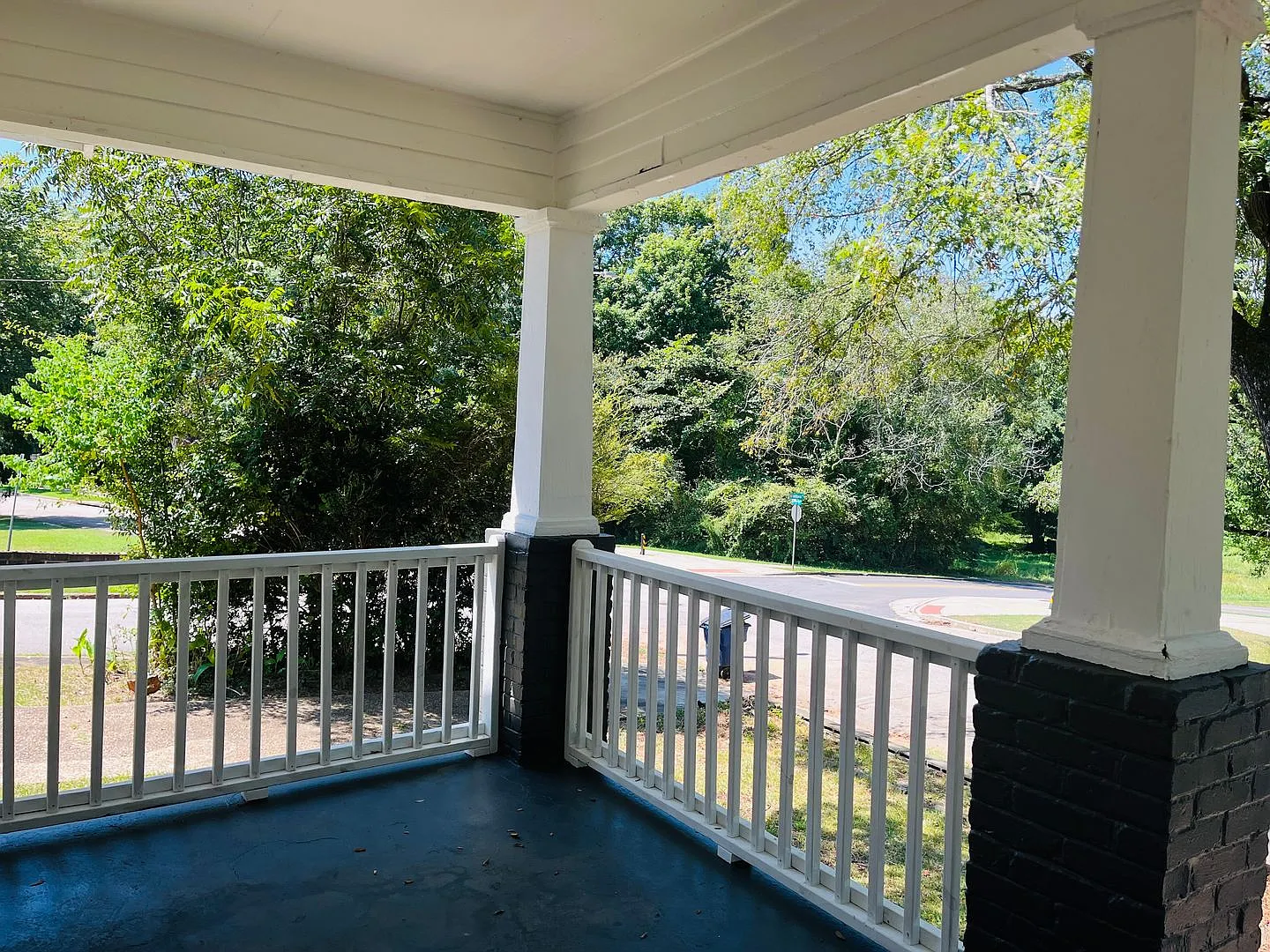 Newly renovated 2 bedroom 2 bathroom single family home in Lagrange! Must see! — Photo 4