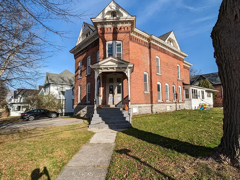 607 Budd St — Photo 15