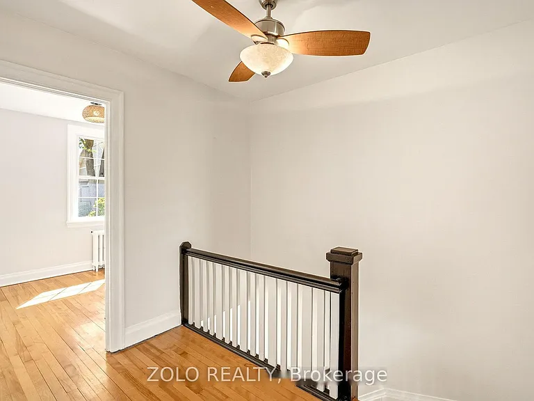 392 Piccadilly Ave N — Photo 20