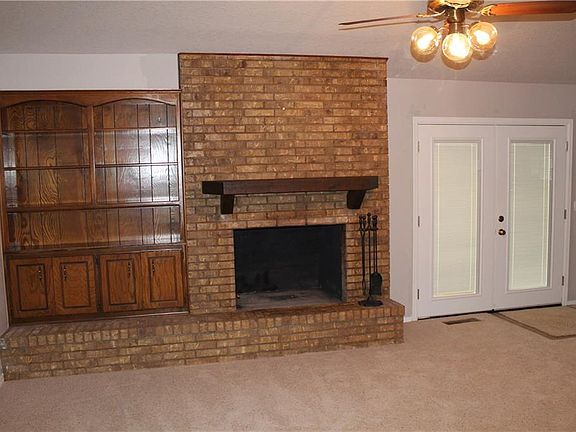 5th image of 1727 Briarwood Dr