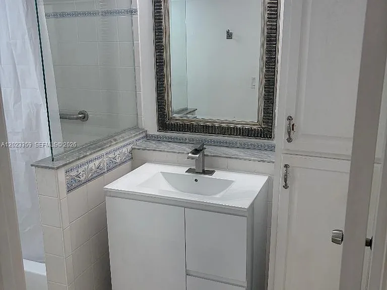 16909 N Bay Rd #720 — Photo 17