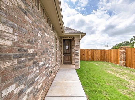 4th image of 513 Landry Ct