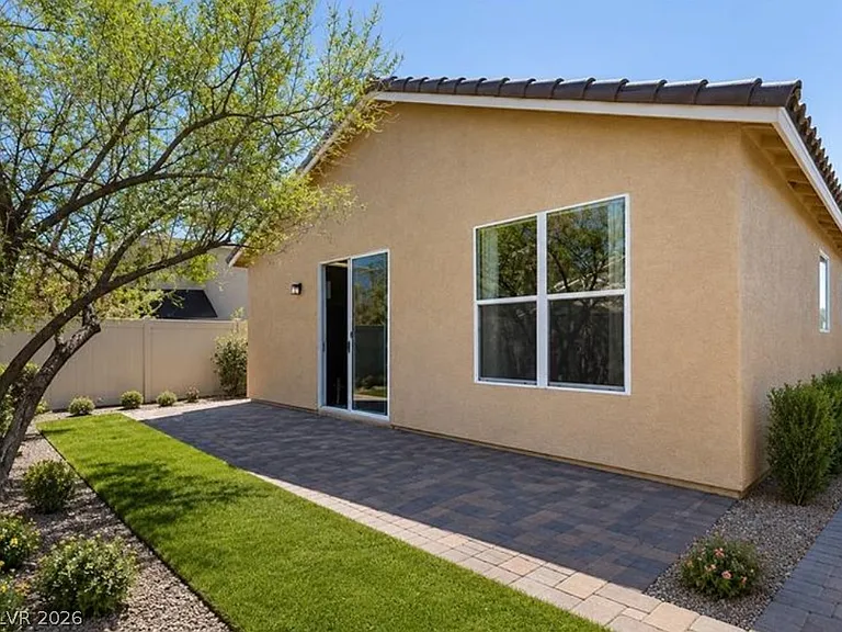 2520 Bottle Palm Ct — Photo 21