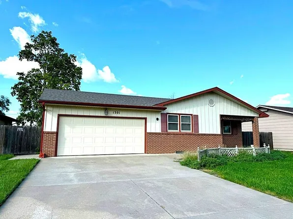 1301 E Ellsworth Ave, Salina, KS 67401