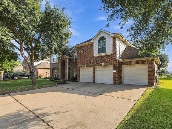 2nd image of 11022 Acanthus Ln