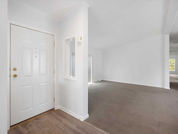 5th image of 28 Vero Dr