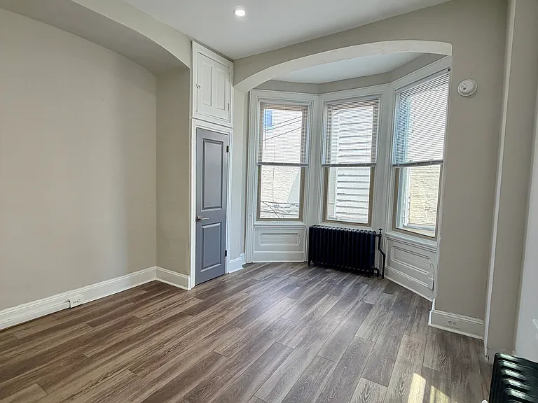 227 S 41st St #H — Photo 17