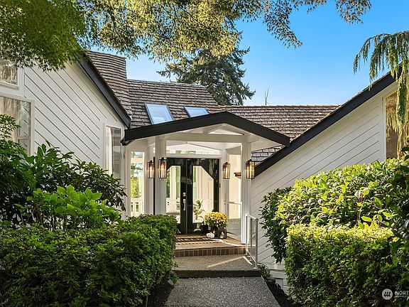2nd image of 537 Hyak Drive