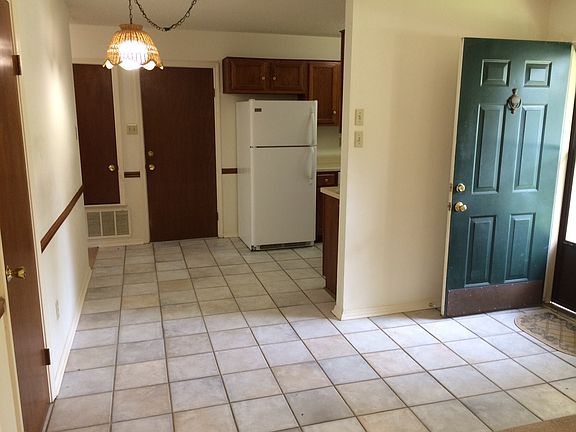 Entry & Dining
