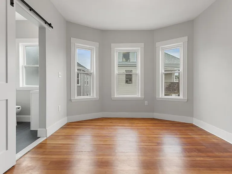 68 Saxton St #2 — Photo 9