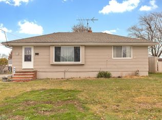 15046 Lindmont Dr, Brookpark, OH 44142