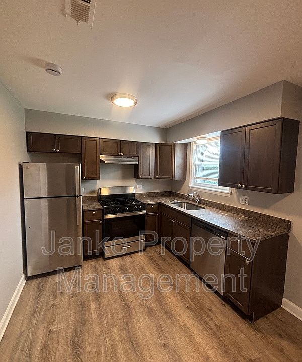 1st image of 392 Hickory St #2E