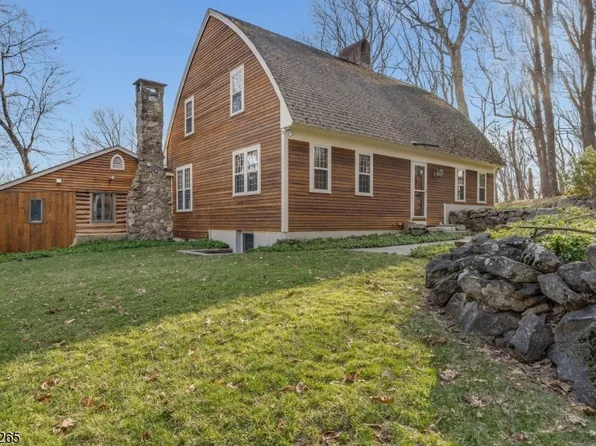 2 Driftway Dr, High Bridge Boro, NJ 08829