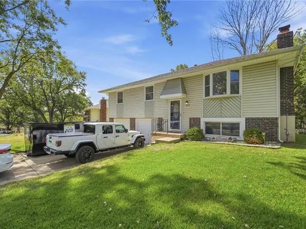 1817 SE Abbey St, Blue Springs, MO 64014