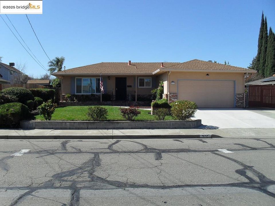 1st image of 832 Ventura Dr
