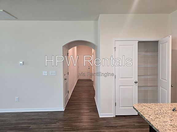 4th image of 76 Saddle Oaks Ln
