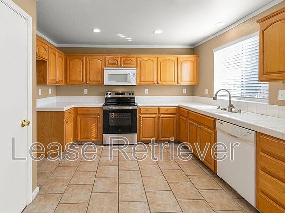 4th image of 630 Pombo Square Dr