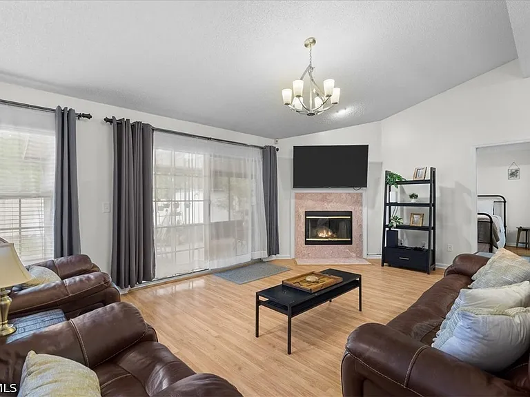 11179 Bentley Trace Ln E — Photo 5