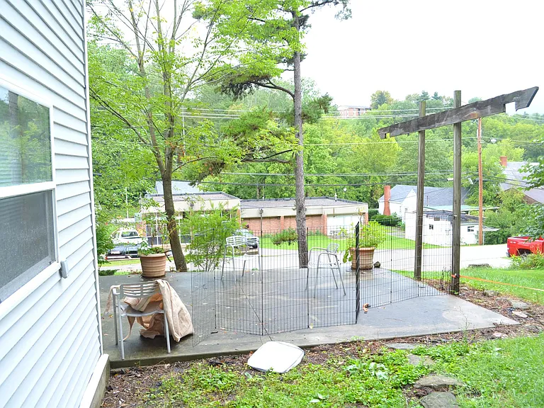 20 Hickory St — Photo 4