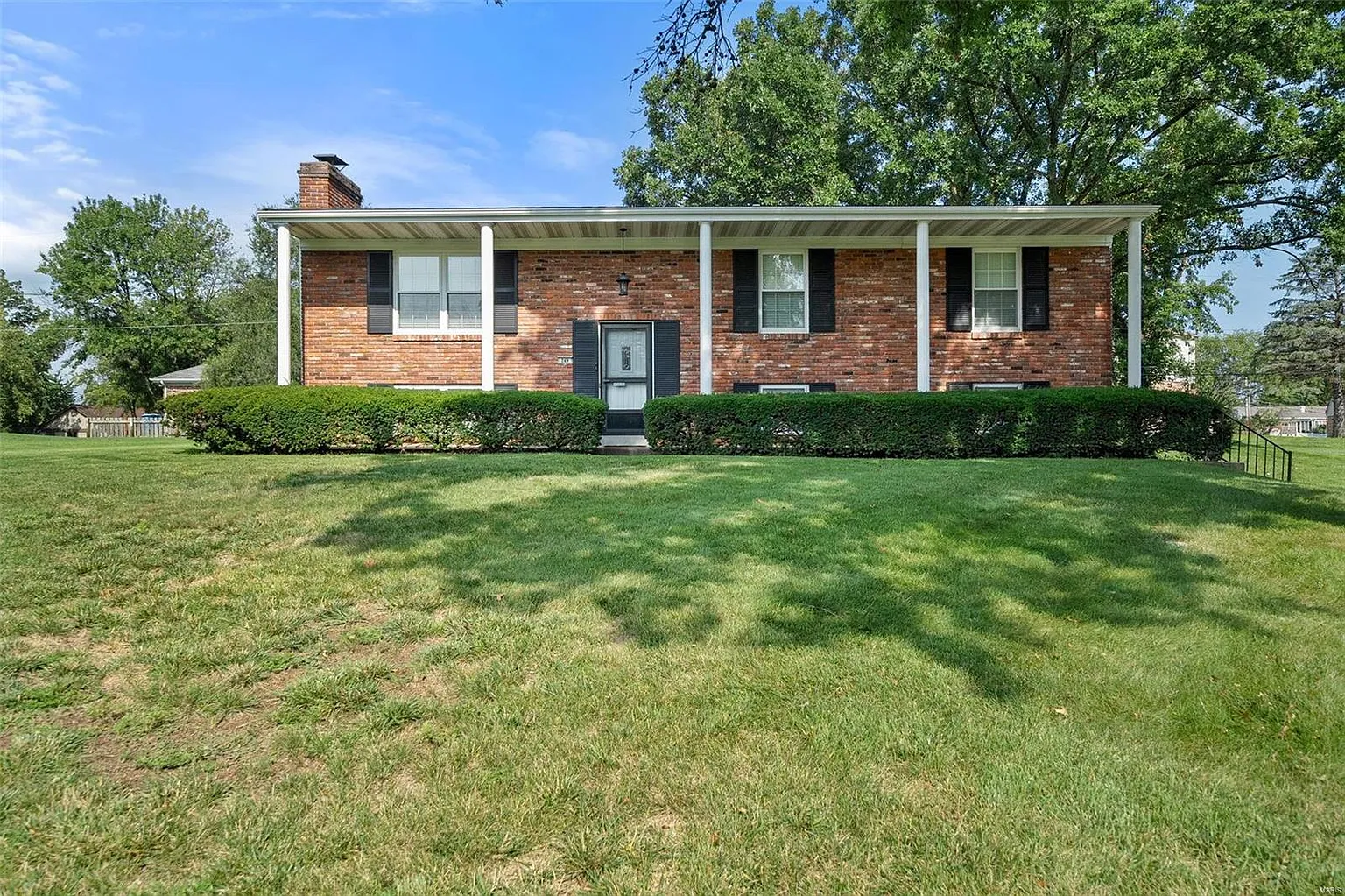 249 Churchill Ln photo 1