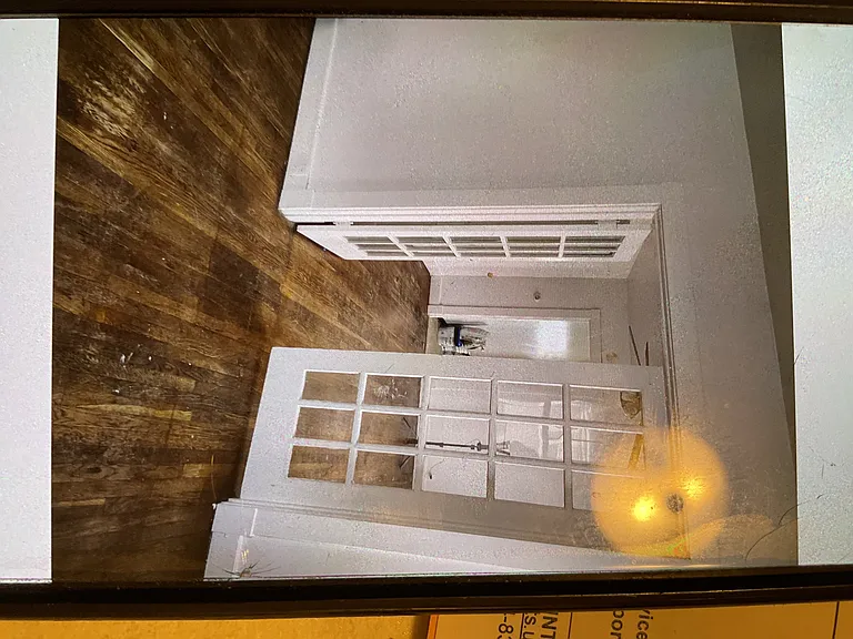 400 Center St — Photo 2