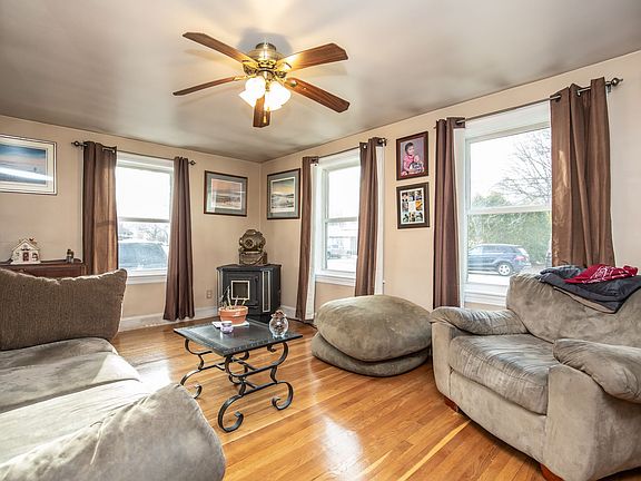 4th image of 7 Myrtle Ave