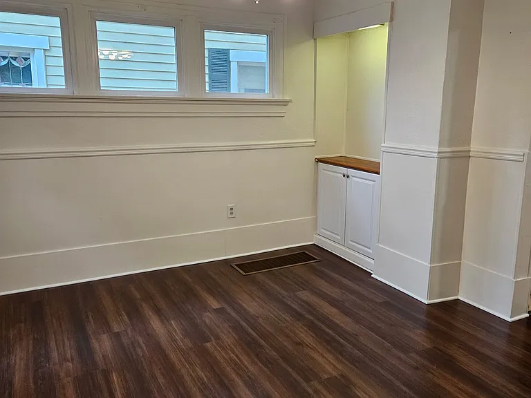637 Creighton Ave — Photo 4