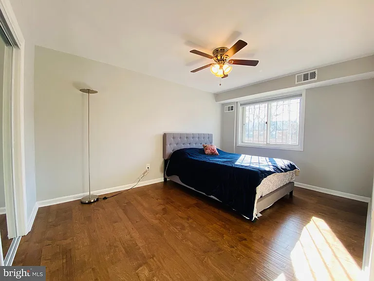 1221 N Quinn St #1 — Photo 22
