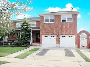 40 Alverson Loop, Staten Island, NY 10309