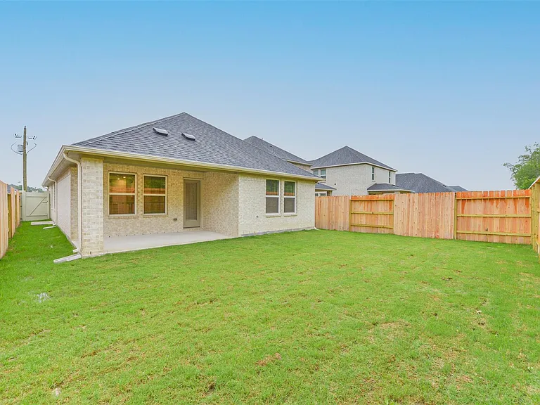 17590 Rosette Grass Dr — Photo 32