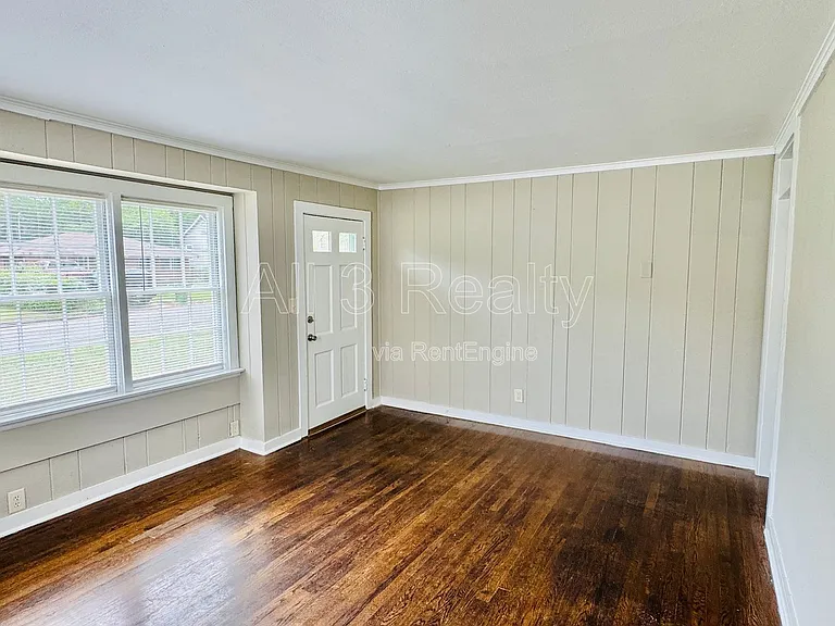 2023 Windsor Ave — Photo 6