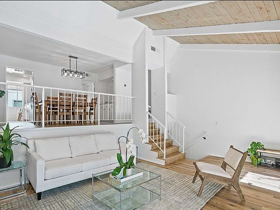 4th image of 11862 Moorpark St APT F