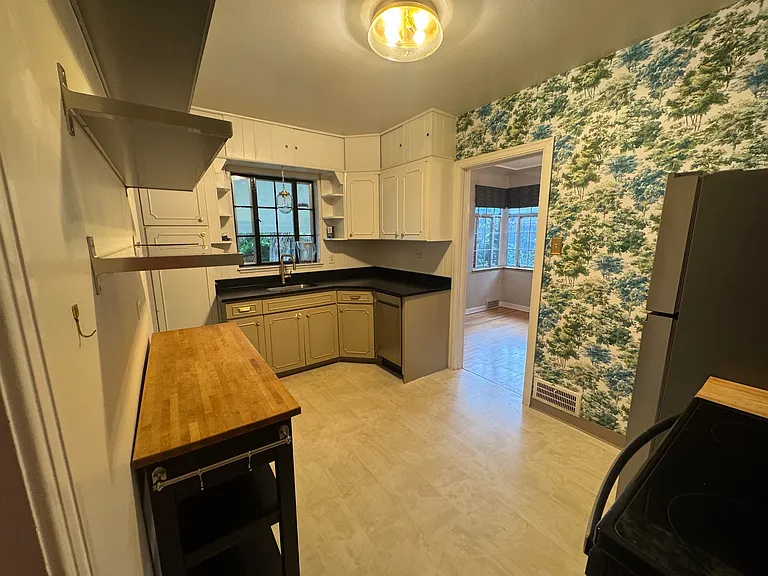 1236 Holly St — Photo 7