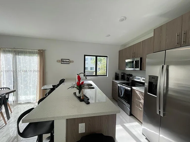 302 NW 11th Ct — Photo 17