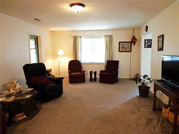 4th image of 218 N Casa Grande Cir