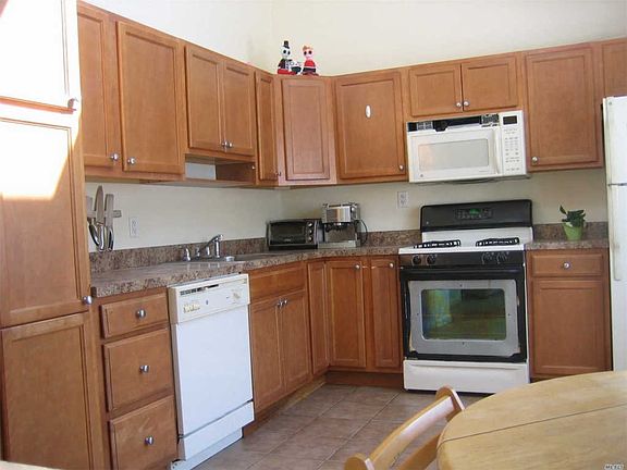 3rd image of 3 Antler Ln